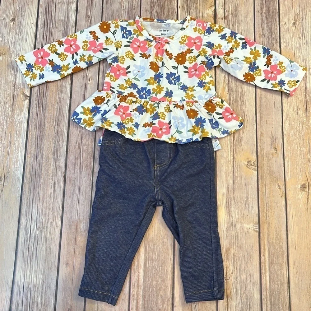 Baby girls Carter’s floral outfit with jeans - Picture 2 of 9